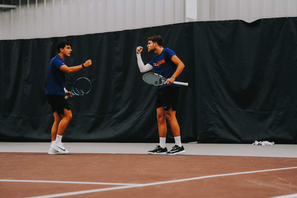 Clemson Upsets No. 14 South Carolina, 4-2