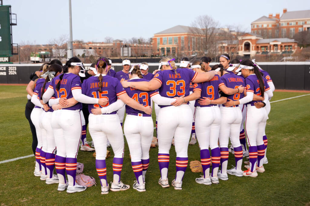 Tigers Drop Midweek at Charlotte