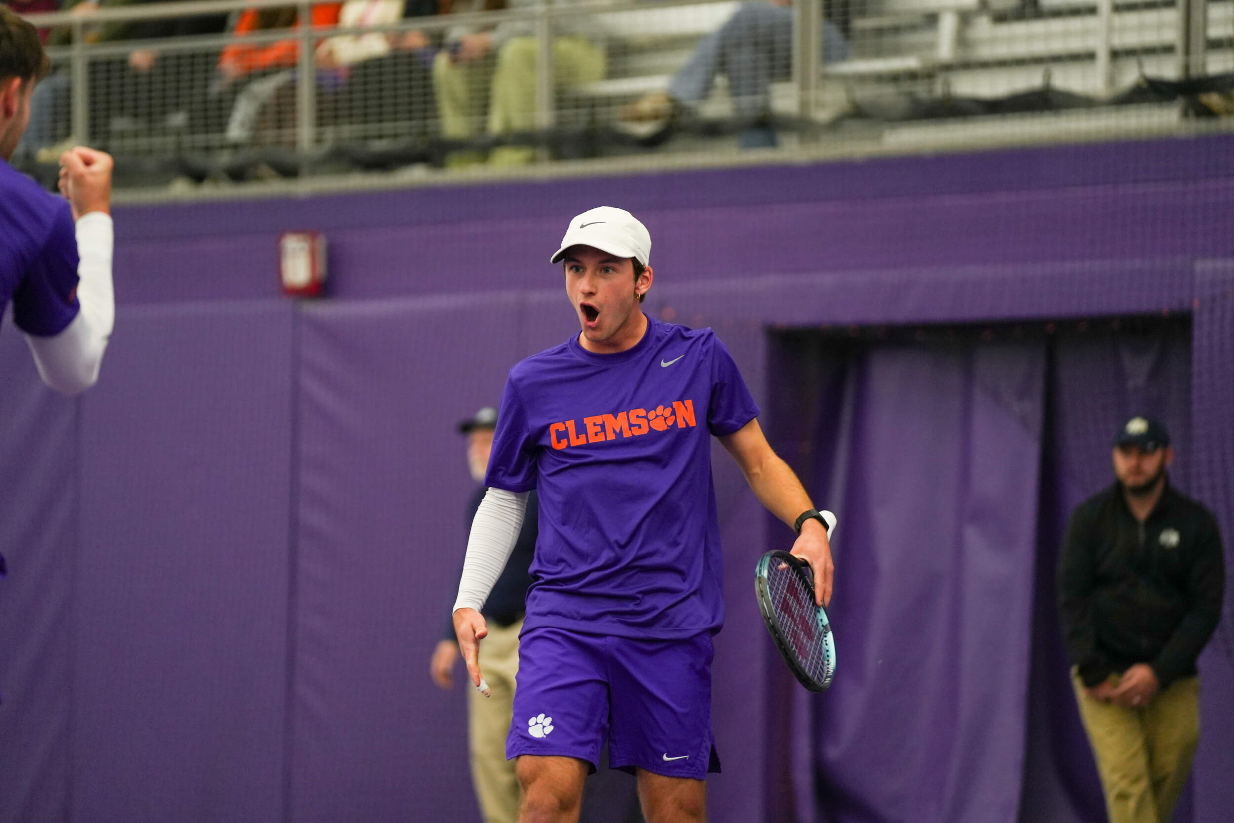 No. 16 Clemson Defeats Charlotte, 5-2