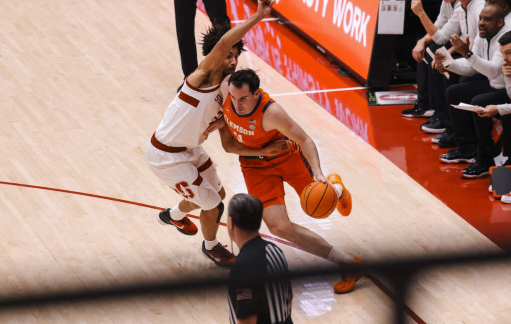 Clemson Edges Stanford 66-64; Improves to 9-1 in ACC
